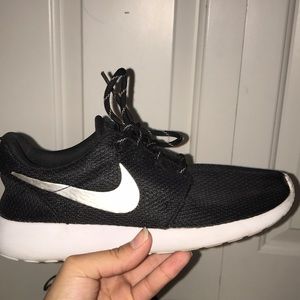 Women’s NIKE Roshe